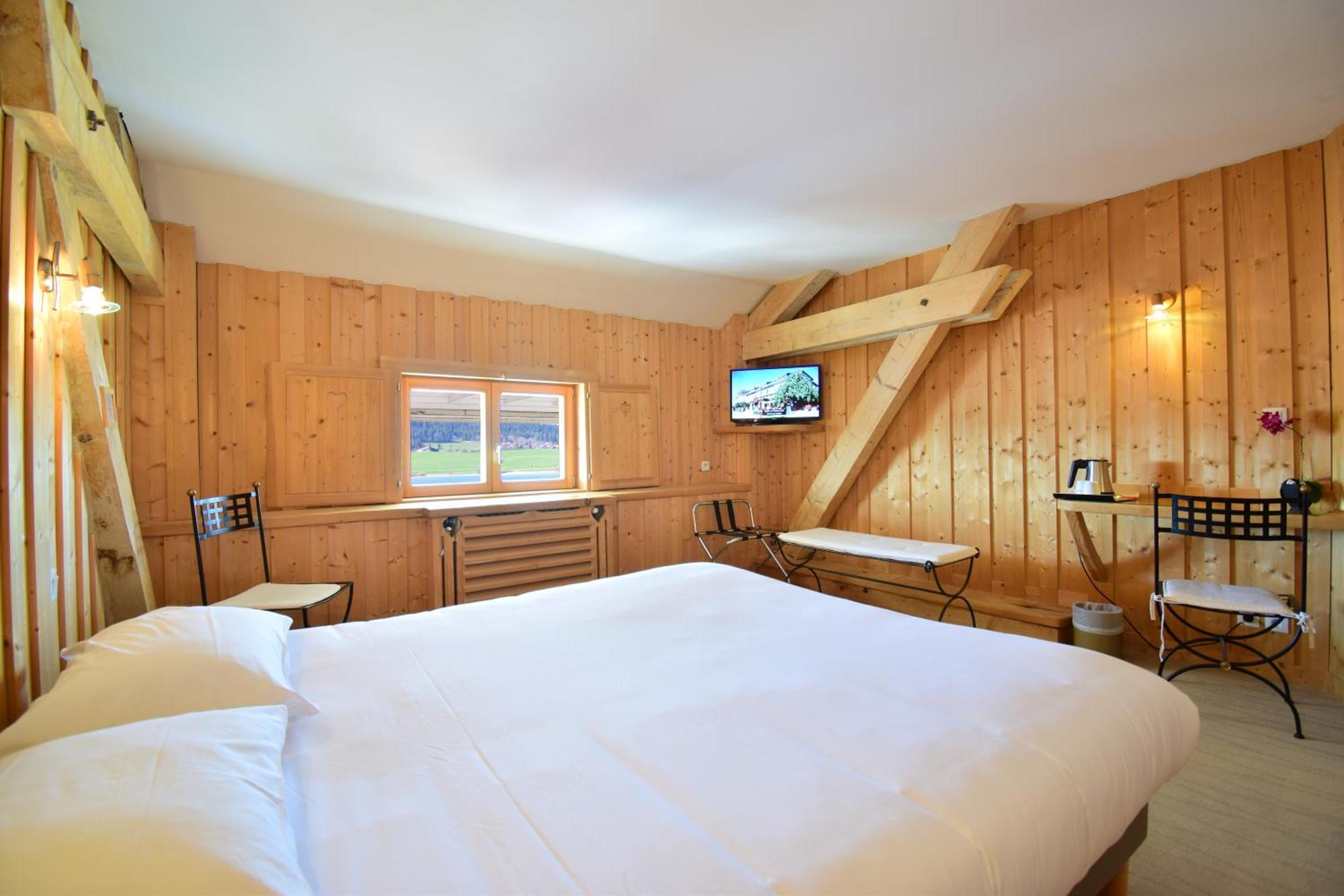 Hotel-Restaurant Le Lac Malbuisson Buitenkant foto
