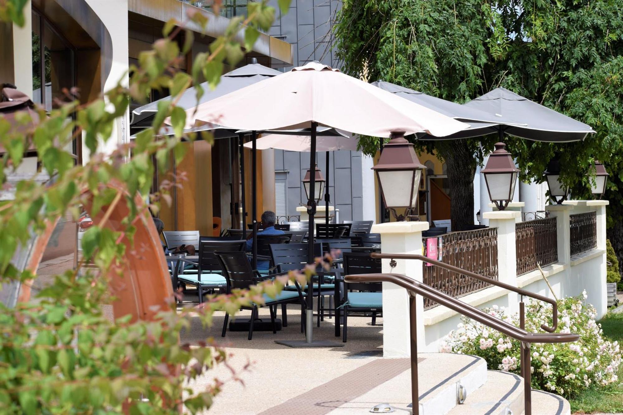 Hotel-Restaurant Le Lac Malbuisson Buitenkant foto