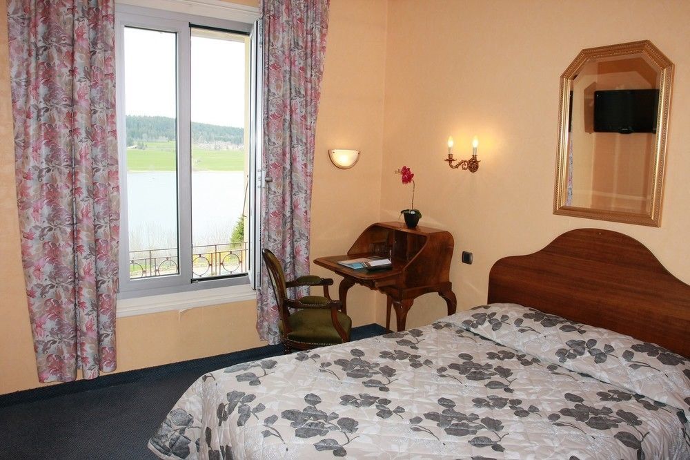 Hotel-Restaurant Le Lac Malbuisson Buitenkant foto