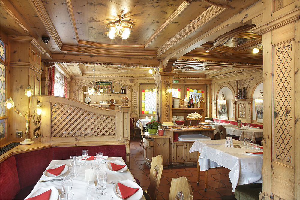 Hotel-Restaurant Le Lac Malbuisson Buitenkant foto